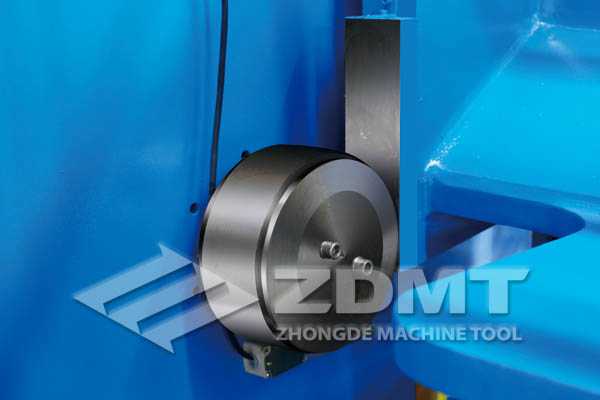 三點滾輪導軌結構.jpg 三點滾輪導軌結構.jpg