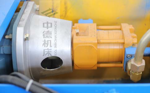 ZDPK-6325采用國內(nèi)一流品牌電機及油泵,動力強勁,噪音低.jpg ZDPK-6325采用國內(nèi)一流品牌電機及油泵,動力強勁,噪音低.jpg