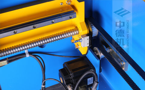 ZDPK-16032X軸配有滾珠絲桿及直線導軌，大功率伺服電機，鋼絲同步帶，能顯著提升X軸定位精度及速度 (2).jpg